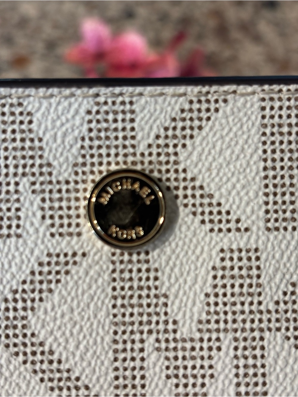 Michael Kors White Logo Zip-Around Wristlet - Picture 8 of 10